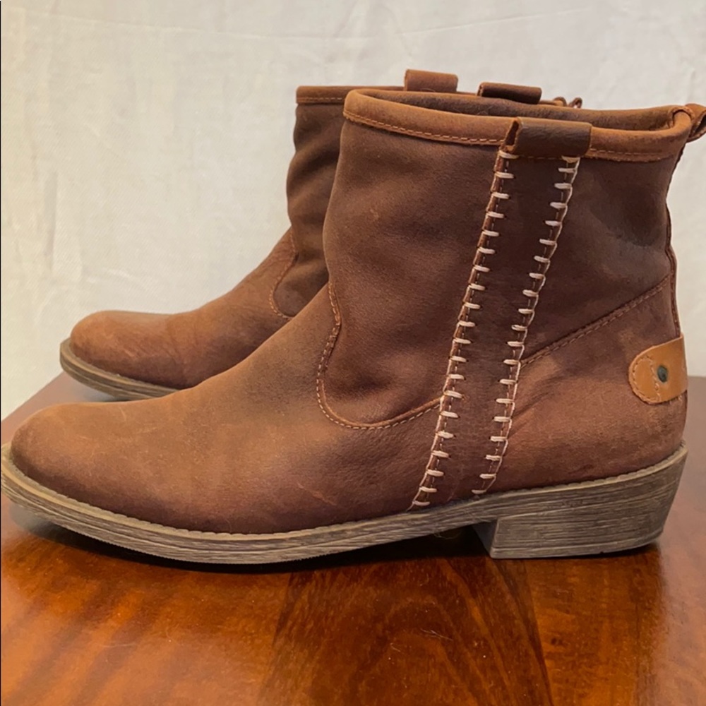 Coolway slip-on ankle boot Size 9/40 brown.